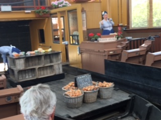 The vegetables float onto the auction house "floor" on a boat. Note the 4 bushels of VERY EXPENSIVE onions!